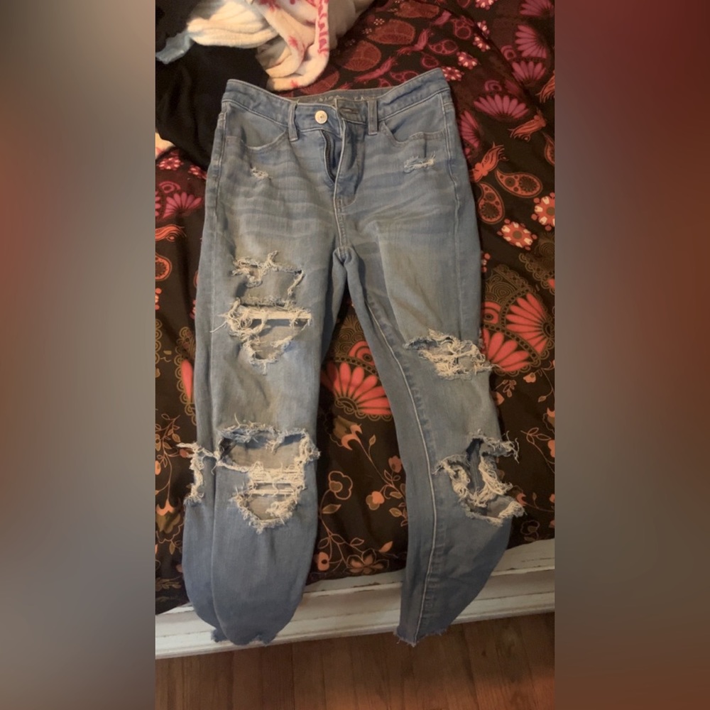 American eagle light wash jeans (size 2)